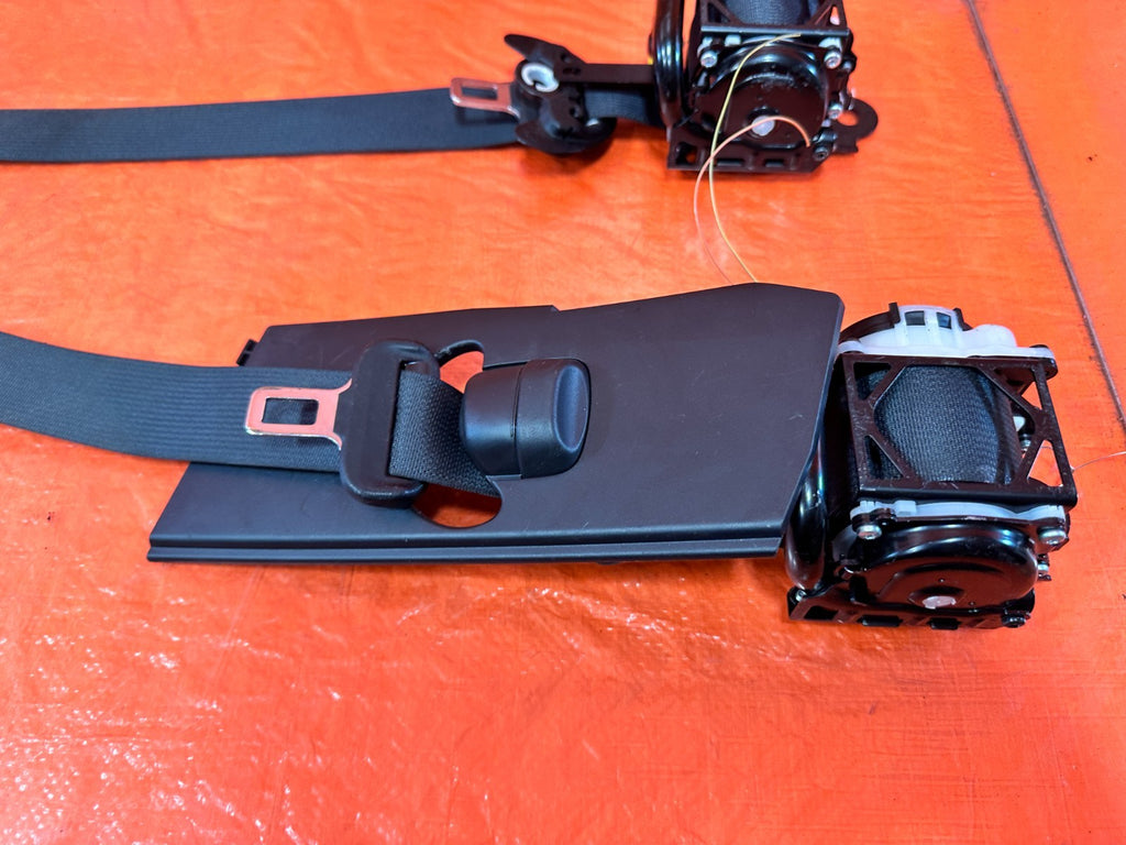 14 23 INFINITI Q50 LEFT & RIGHT FRONT SEAT BELTS SAFETY BELT BLACK OEM FACTORY +2
