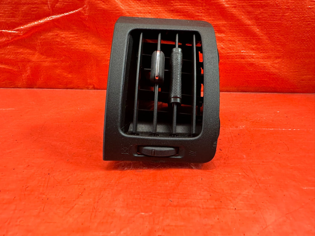 08 13 INFINITI G37 COUPE 2D DRIVER LEFT AC AIR CONDITIONING VENT L LH   OEM #1885