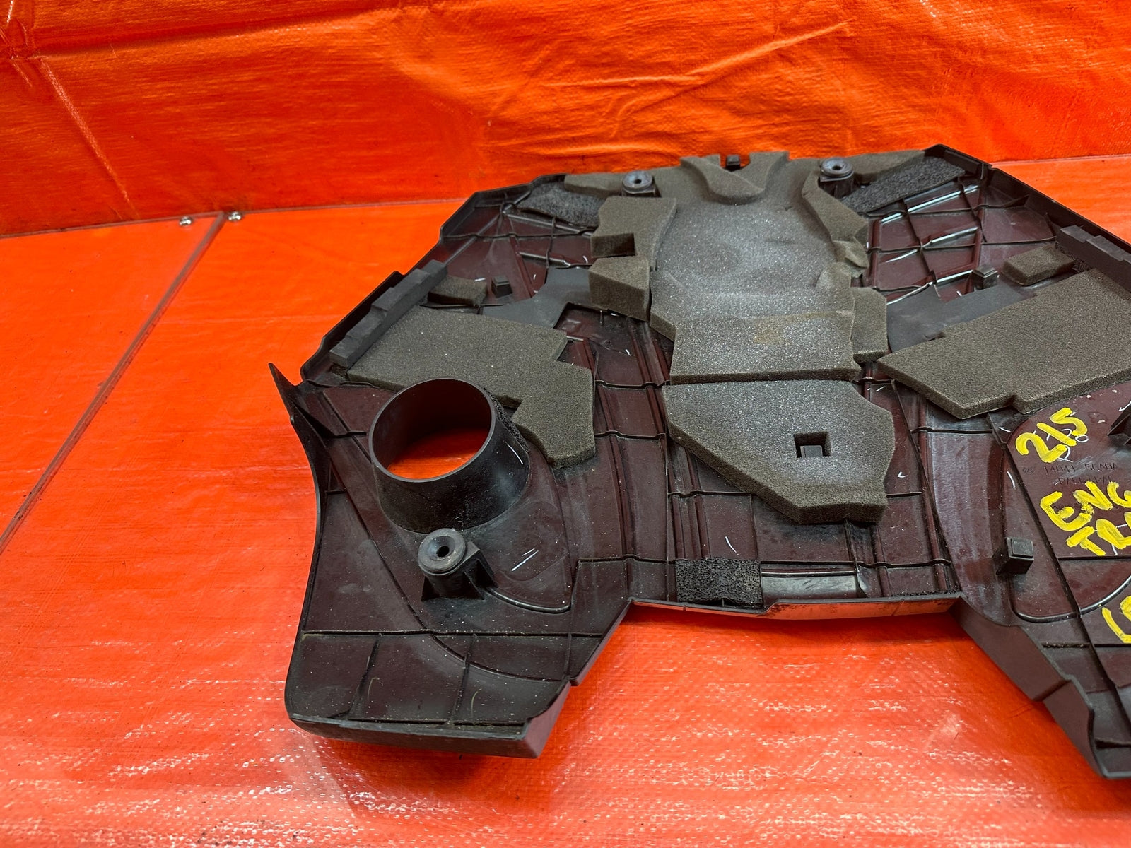 16 18 Q50 / 17 18 Q60   ENGINE MOTOR VALVE COVER PLASTIC TRIM SHROUD   OEM #21510