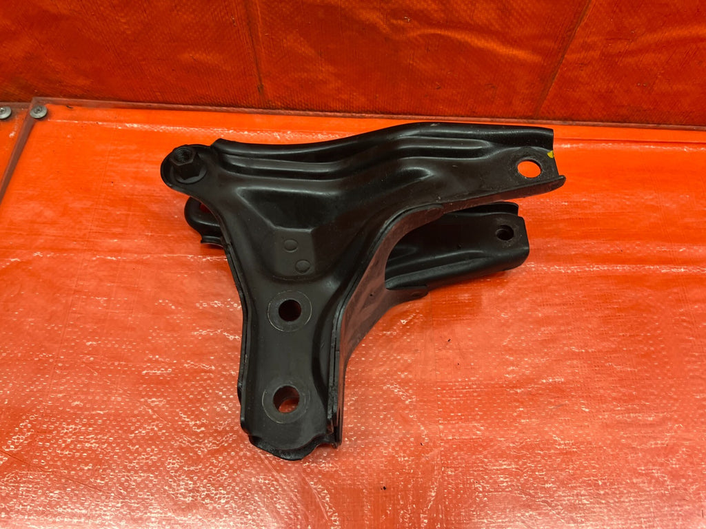 94 01 ACURA INTEGRA   AUTOMATIC   REAR TRANSMISSION BRACKET   OEM #1786