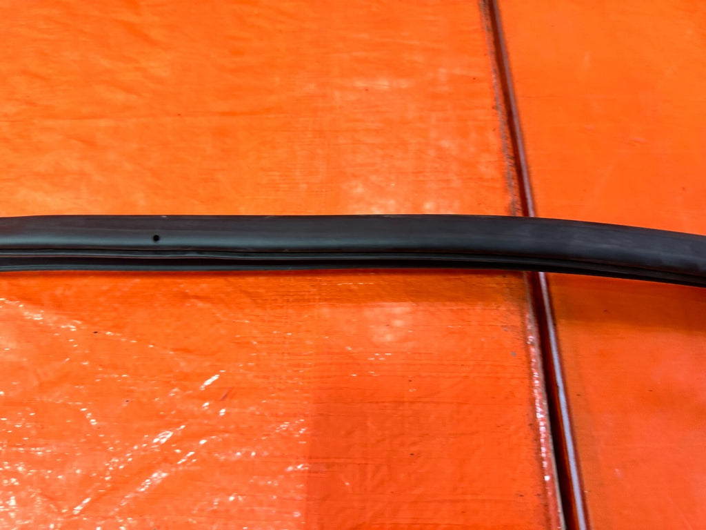 08 14 SUBARU WRX WAGON   CHASSIS TO DOOR OPEN TRIM WEATHER STRIP LEFT FRONT #2832