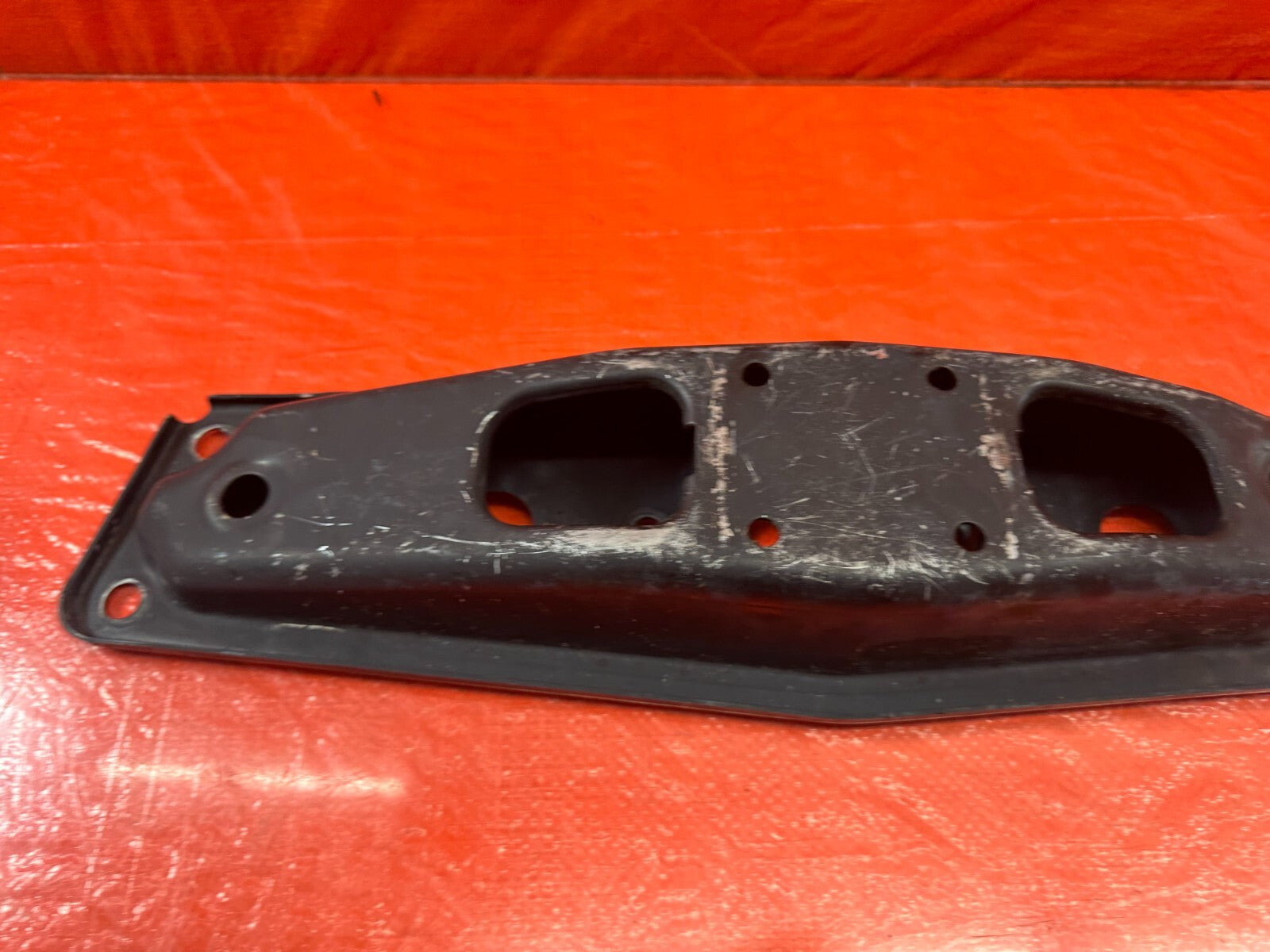 08 15 INFINITI G37 & Q60 COUPE   RWD ONLY   MANUAL TRANSMISSION BRACKET OEM #2076