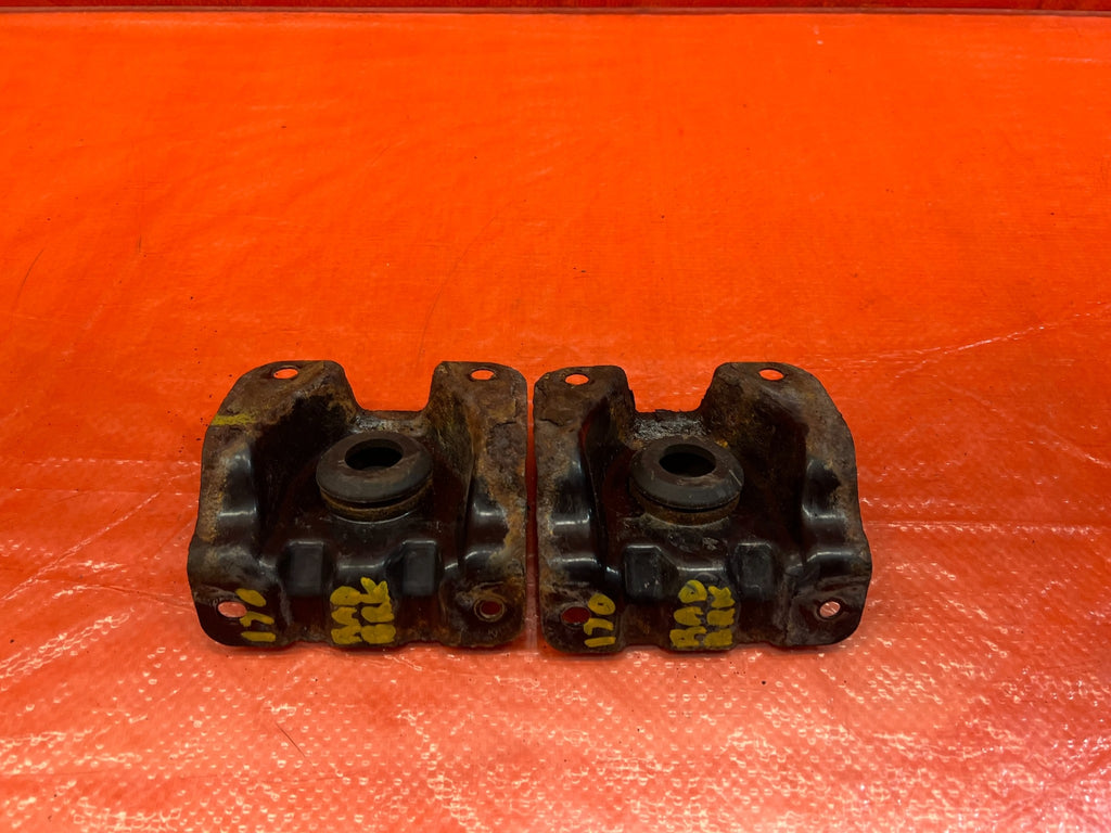 15 21 SUBARU WRX & STI LOWER RADIATOR MOUNTING BRACKET SET LEFT & RIGHT OEM #1708