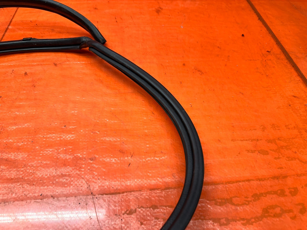 92 96 HONDA PRELUDE RIGHT DOOR OPENING WEATHERSTRIP OEM #33213