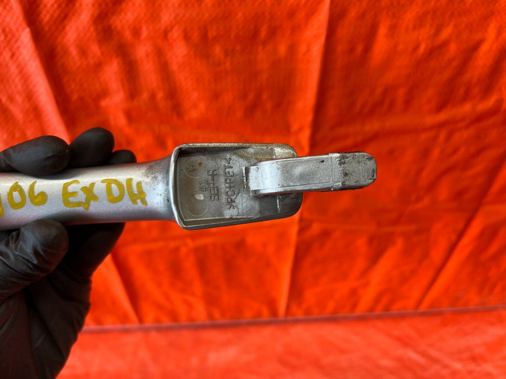 04 08 ACURA TL   PASSENGER RIGHT FRONT OR REAR   EXTERIOR DOOR HANDLE   OEM #1068