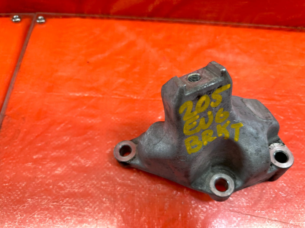 04 08 ACURA TSX   FRONT ALUMINUM ENGINE MOUNTING BRACKET   OEM #2057