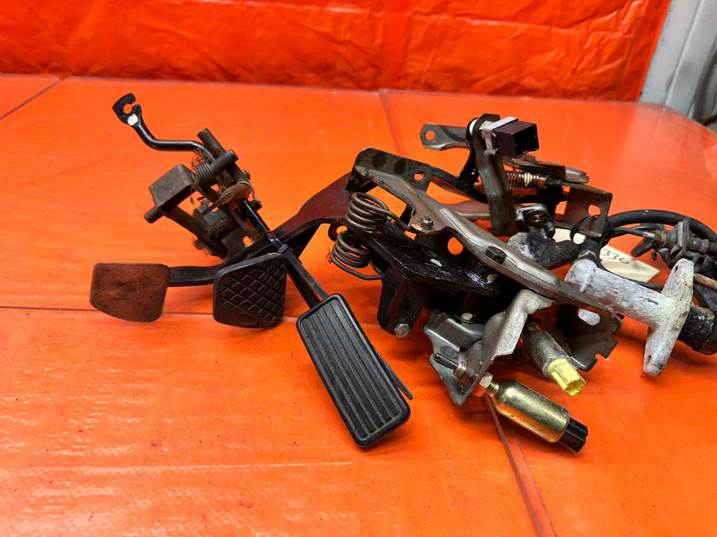 97 01 HONDA PRELUDE 2.2L MT MANUAL CLUTCH BRAKE PEDALS MASTER SLAVE CYLINDER #338