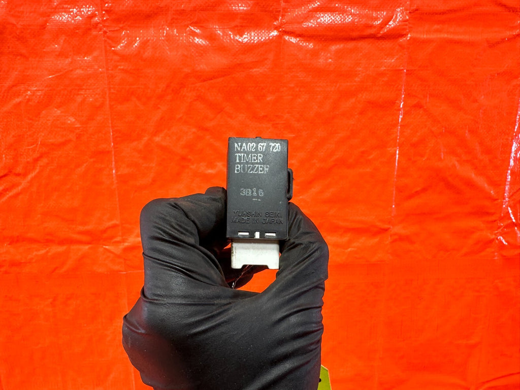 90 93 MAZDA MX 5 MIATA   BUZZER SWITCH   NA02 67 720   OEM #2670