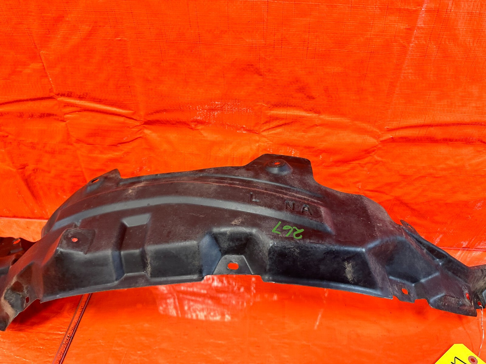 90 97 MAZDA MX 5 MIATA DRIVER LEFT FRONT FENDER LINER SPLASH SHIELD OEM 26711