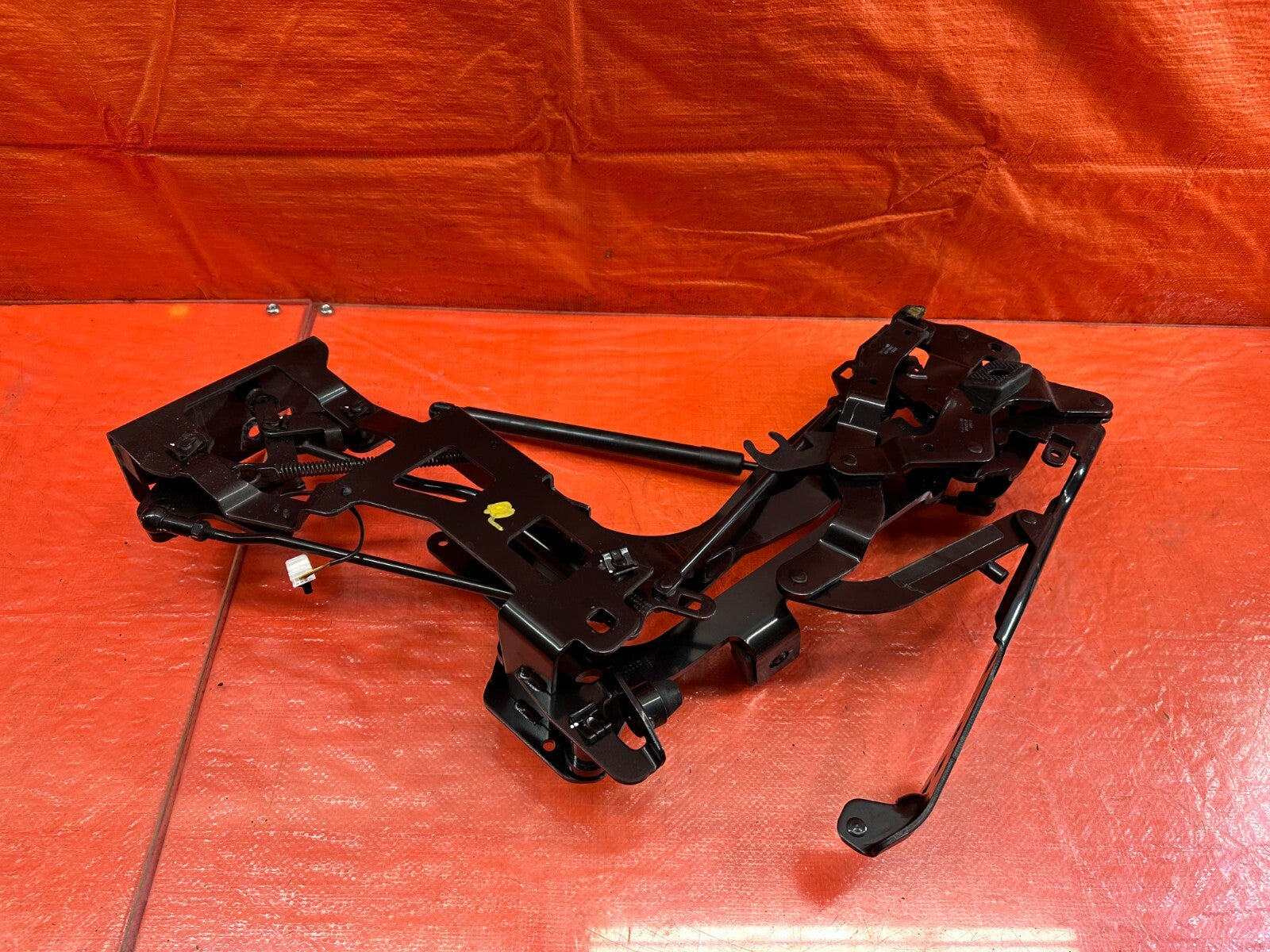 09 15 INFINITI G37 CONVERTIBLE   LEFT REAR CONVERTIBLE HINGE LINKAGE OEM #2329