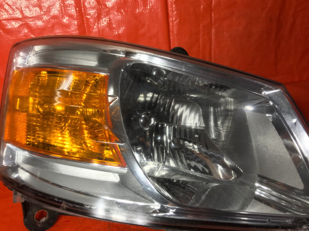 OEM 2008 2009 2010 DODGE CARAVAN HEADLIGHT HEADLAMP   PASSENGER RIGHT GOOD TABS3
