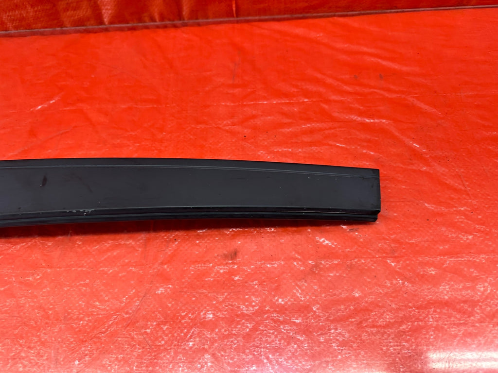95 98 HONDA ODYSSEY   PASSENGER RIGHT REAR DOOR SASH TRIM   OEM FACTORY #1935