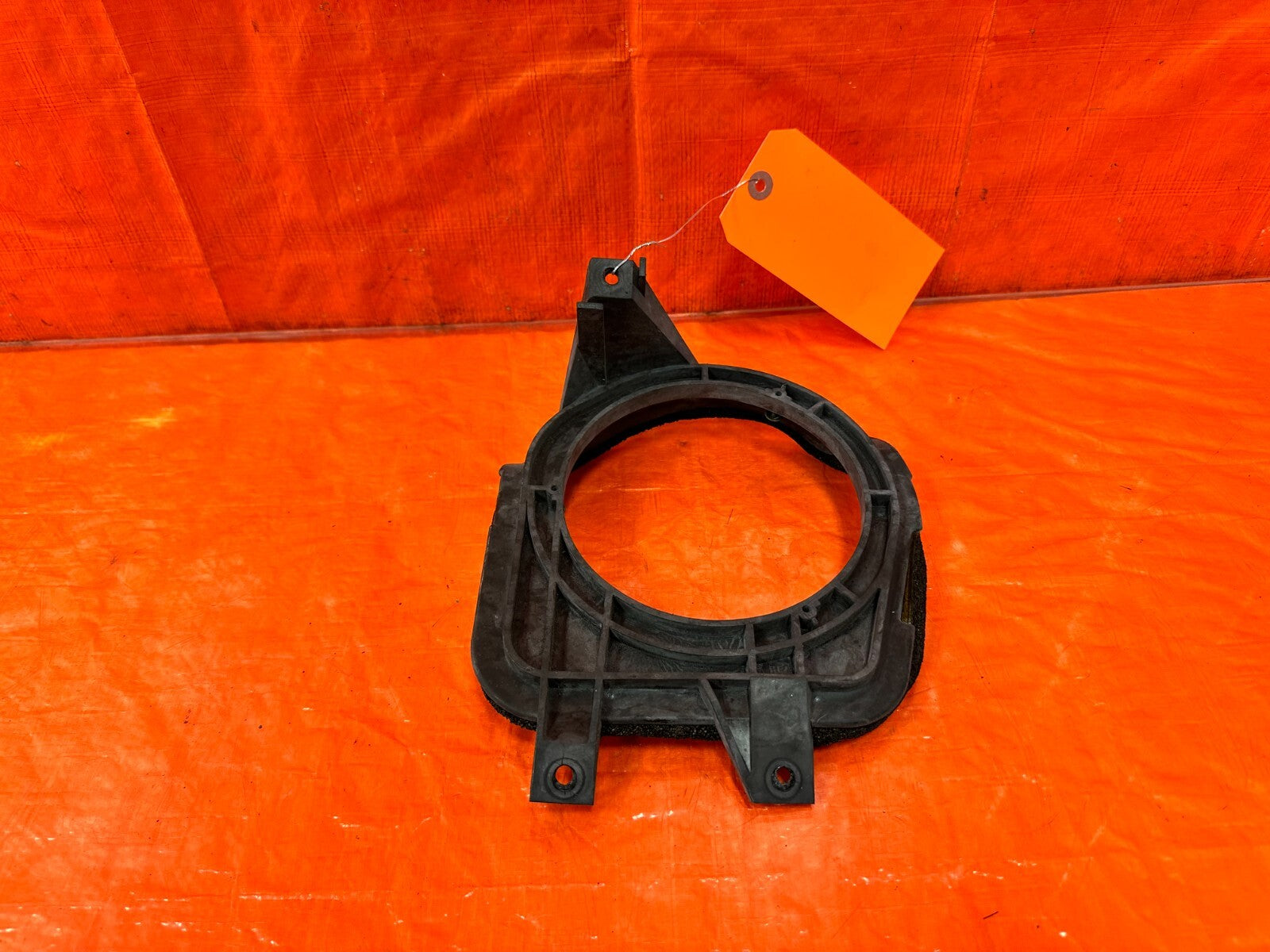 97 01 ACURA INTEGRA 2D REAR SPEAKER MOUNTING BRACKET PODS RIGHT SIDE OEM #2813