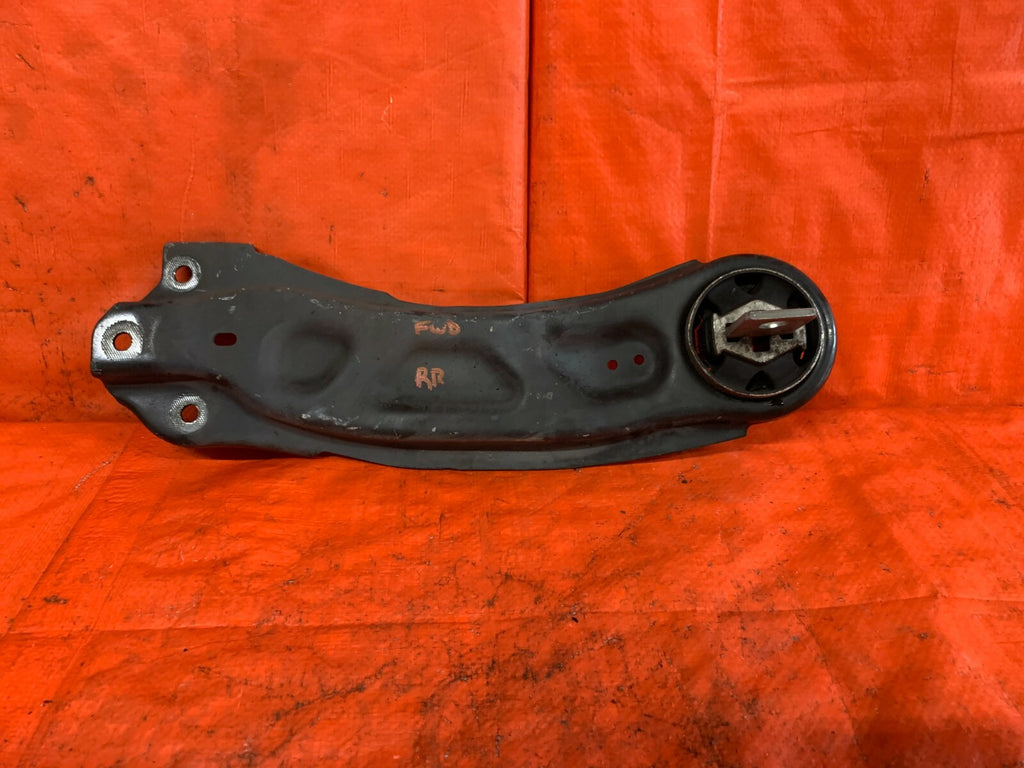 14 19 MERCEDES BENZ CLA 250   PASSENGER RIGHT REAR TRAILING CONTROL ARM   OEM OE0
