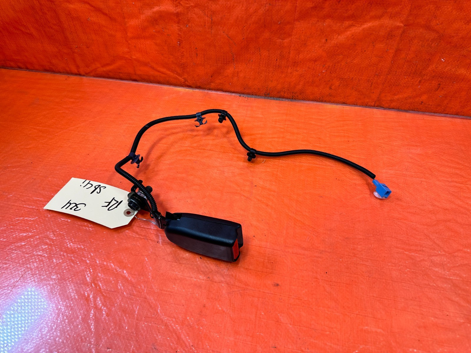 18 22 HONDA ACCORD   PASSENGER RIGHT FRONT SEAT BELT CLIP BUCKLE   OEM #3240