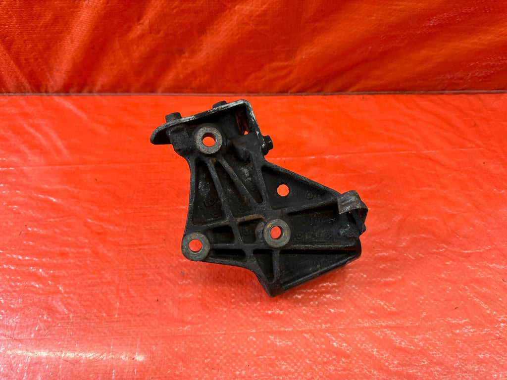 93 01 HONDA PRELUDE   H22 ENGINE MODELS ONLY   ALTERNATOR BRACKET   OEM #H226