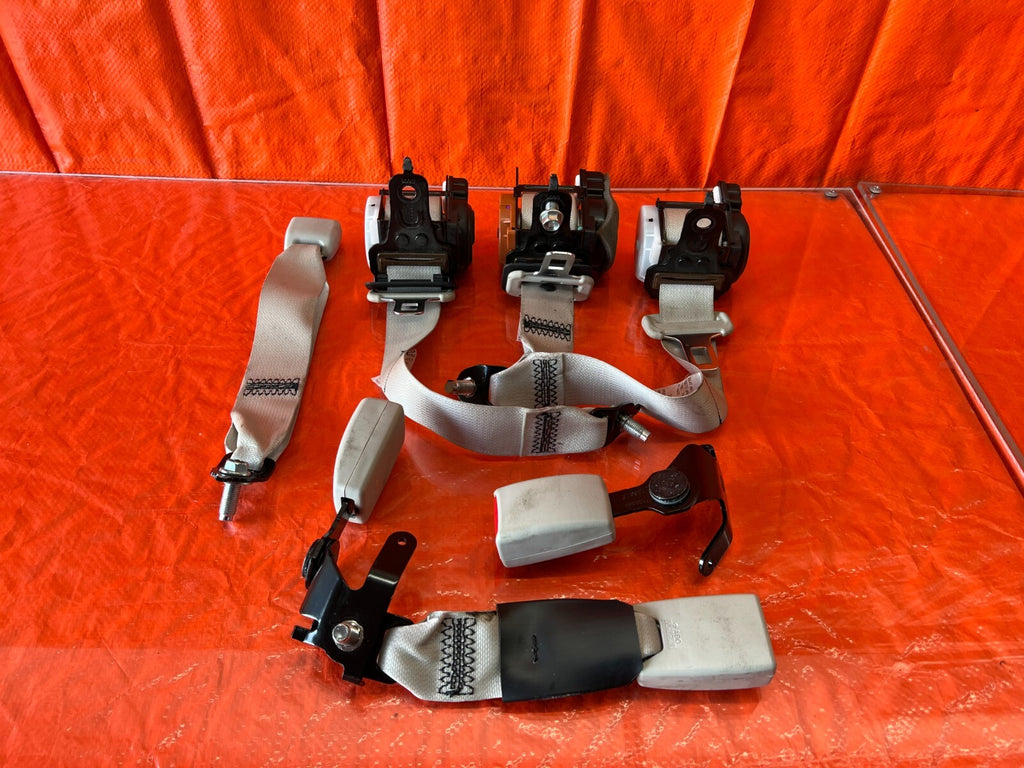 2017 INFINITI Q50 RED SPORT 400   COMPLETE REAR SEAT BELT SET LEFT RIGHT CENTER9