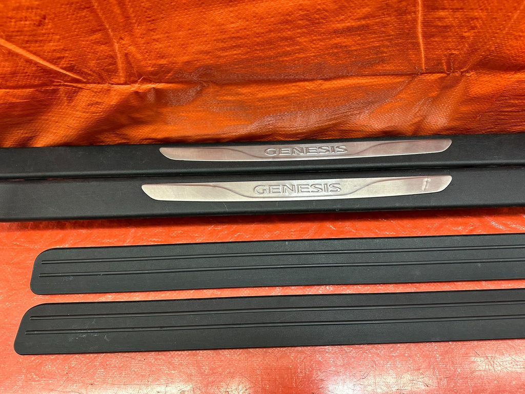 10 16 HYUNDAI GENESIS COUPE   LEFT AND RIGHT FLOOR PILLARS SCUFF PLATES OEM #2198