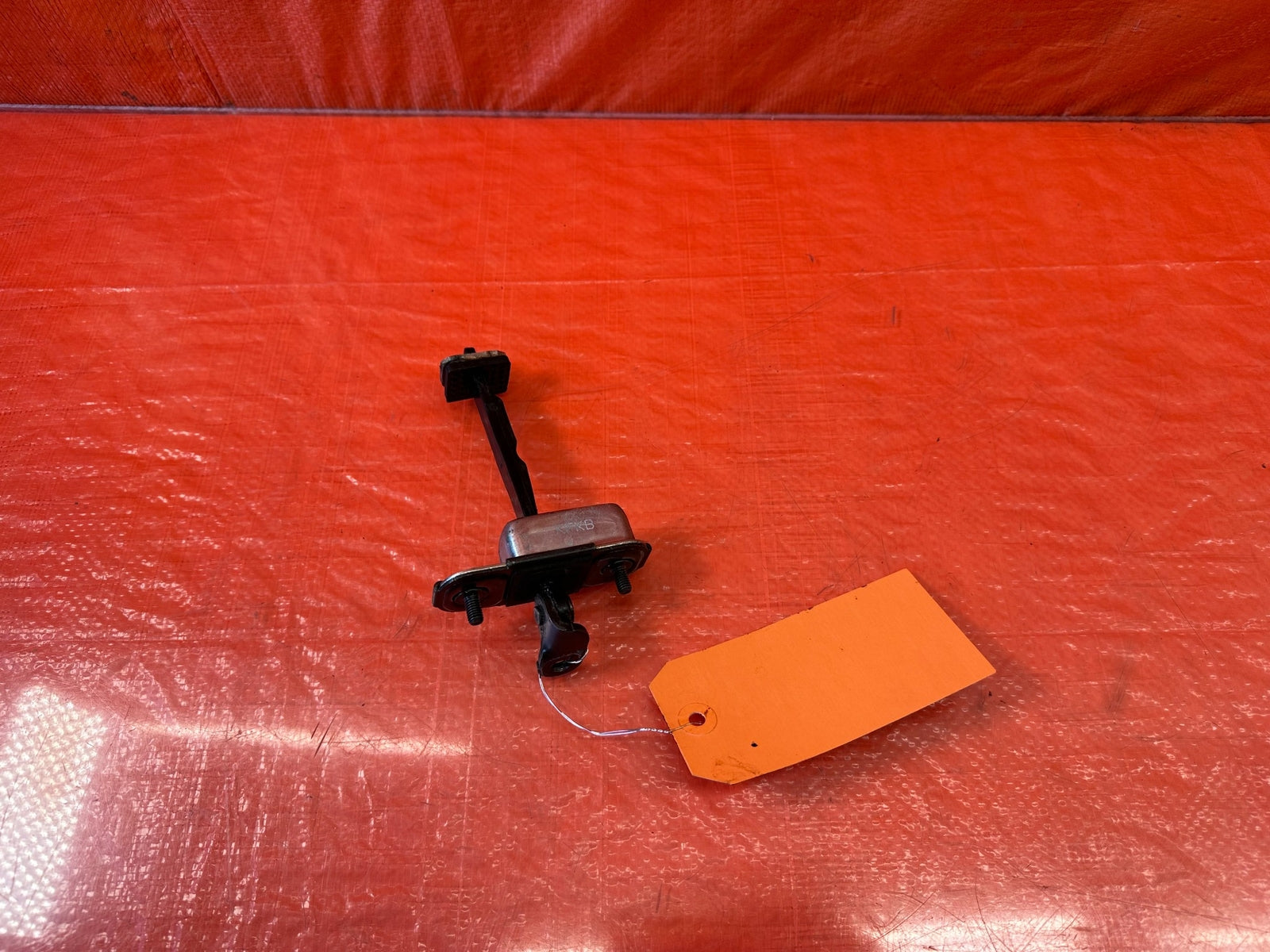 10 16 HYUNDAI GENESIS COUPE PASSENGER RIGHT DOOR CHECKER HINGE ARM STOPPER #21911