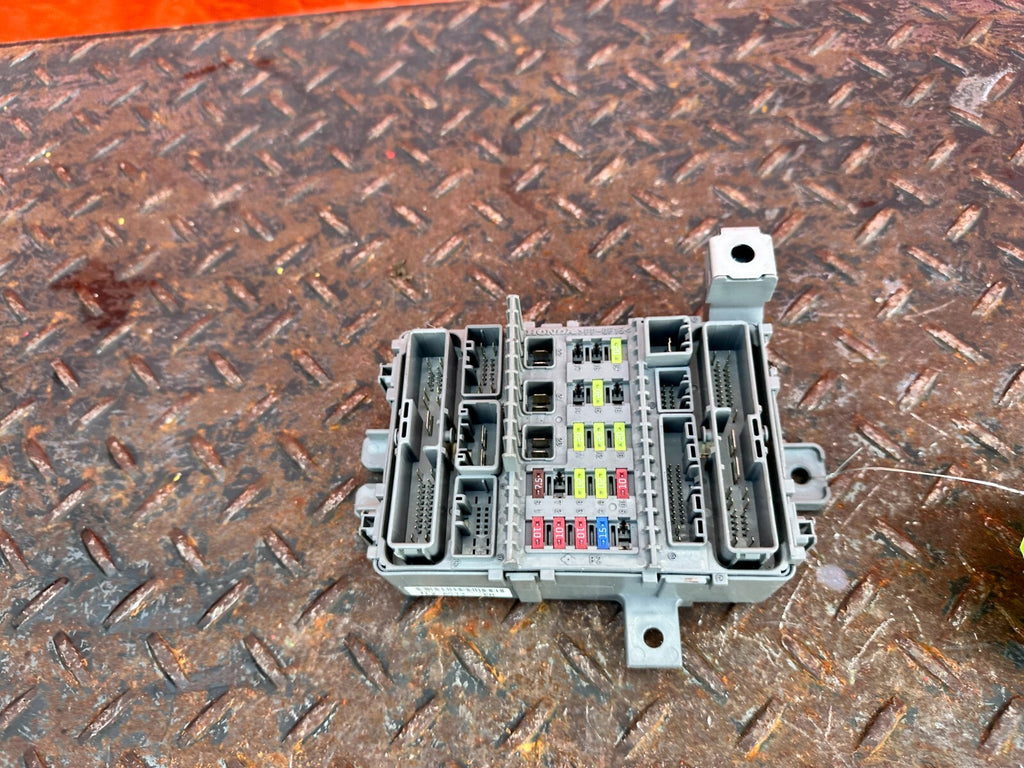 09 10 ACURA TSX 6 SPEED INTERIOR CABIN UNDER DASH FUSE BOX PANEL RIGHT SIDE 2792