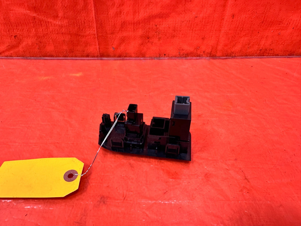 13 20 SUBARU BRZ   TRUNK RELEASE AND CLUSTER DIMMER SWITCH BUTTON OEM #2923