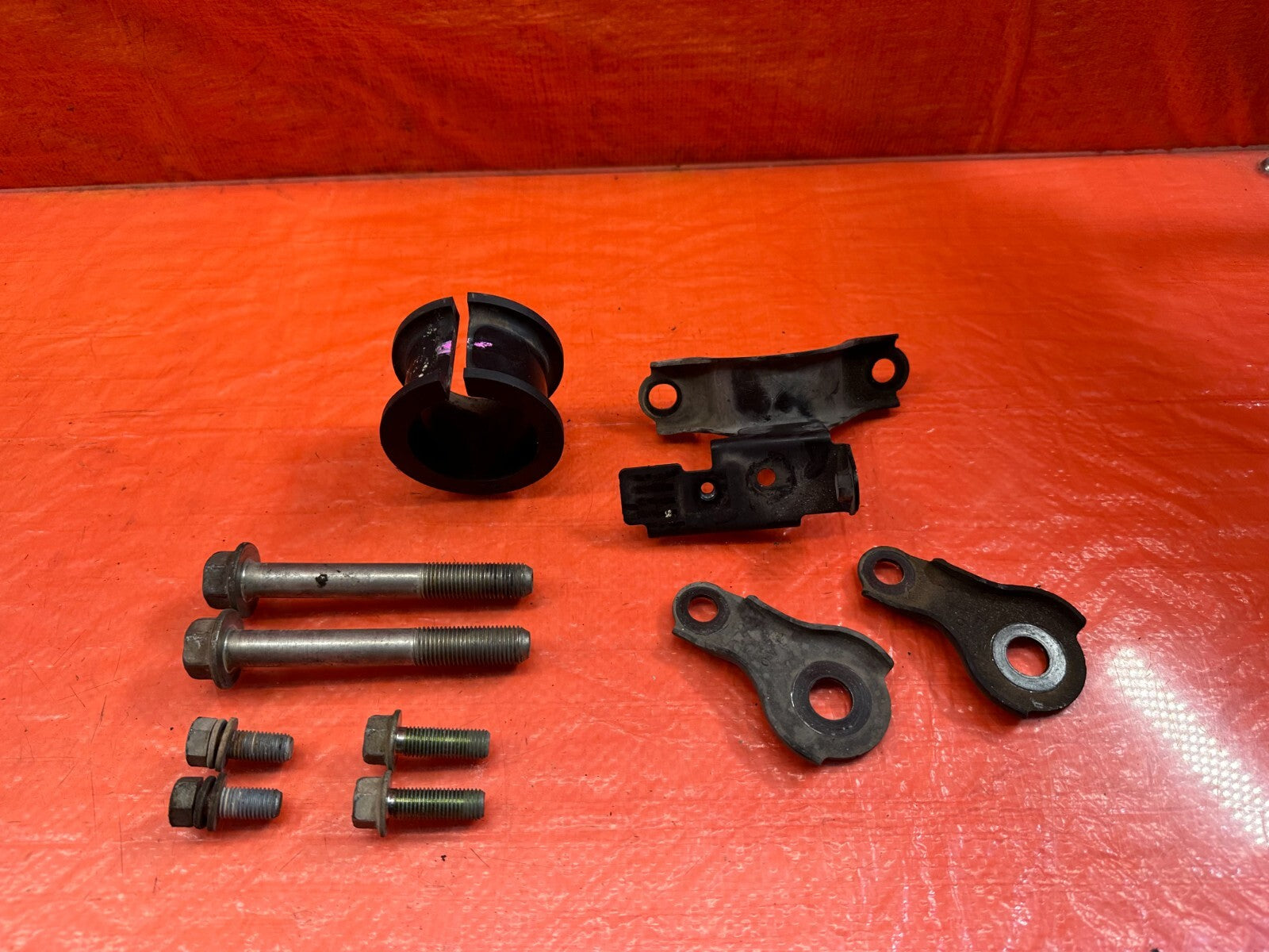 08 12 HONDA ACCORD SEDAN   POWER STEERING RACK BRACKETS HARDWARE OEM #2390