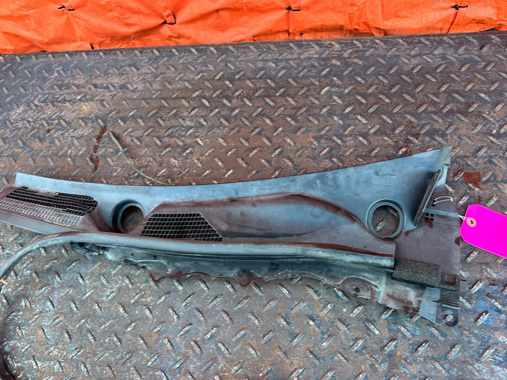 08 15 INFINITI G37 & Q60   2D COUPE   WIPER COWL TRIM   LEFT SIDE   OEM #2786