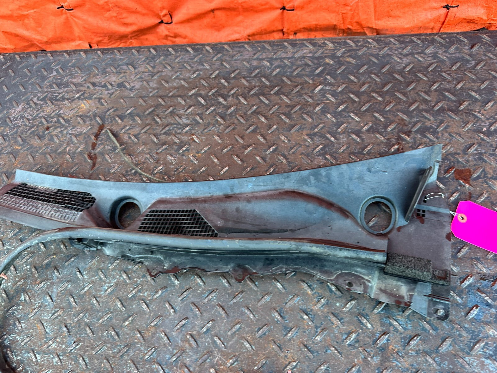 08 15 INFINITI G37 & Q60   2D COUPE   WIPER COWL TRIM   LEFT SIDE   OEM #2786