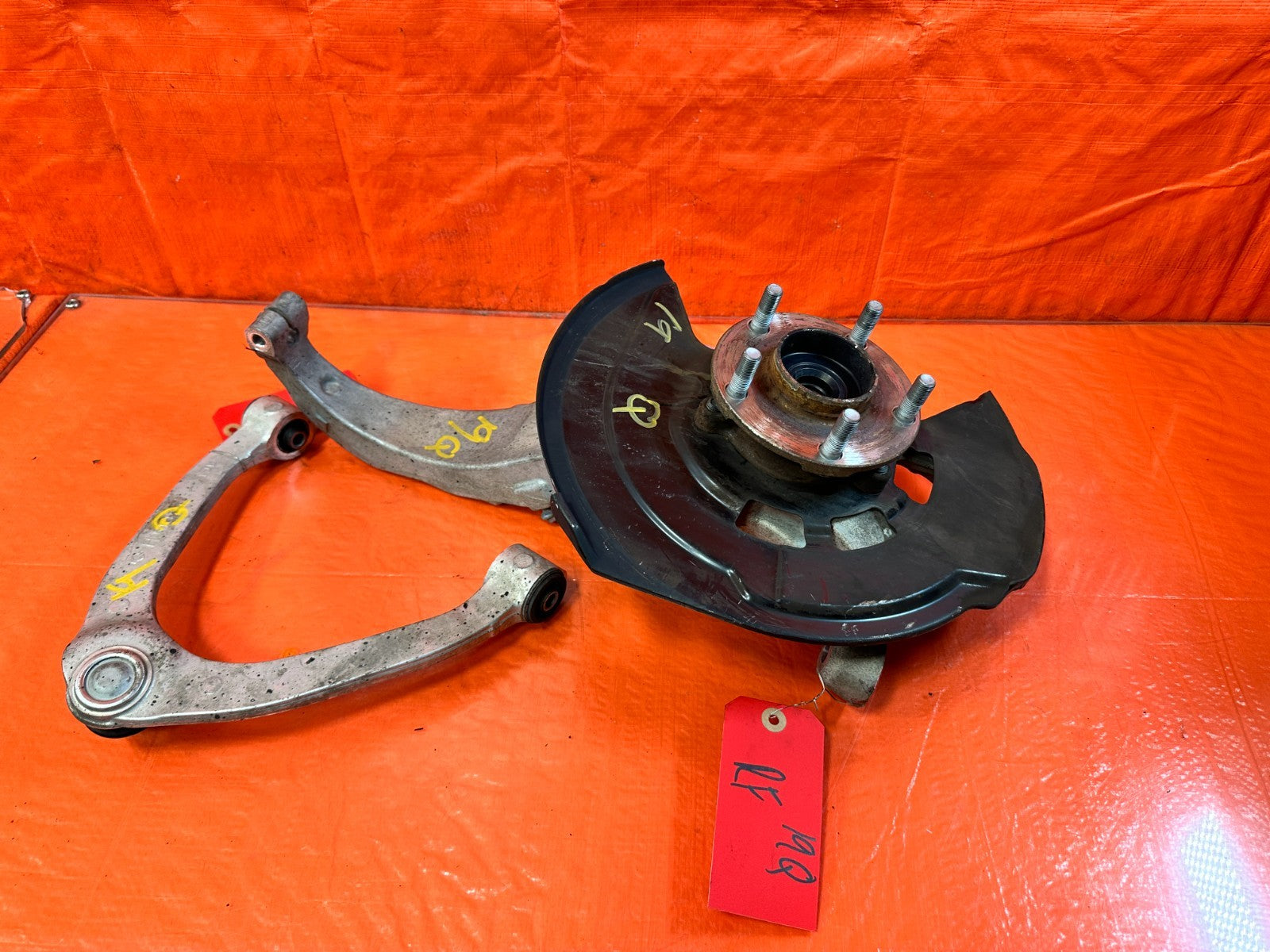 14 24 INFINITI Q50   RWD RIGHT FRONT SPINDLE KNUCKLE HUB & CONTROL ARM OEM 19Q0