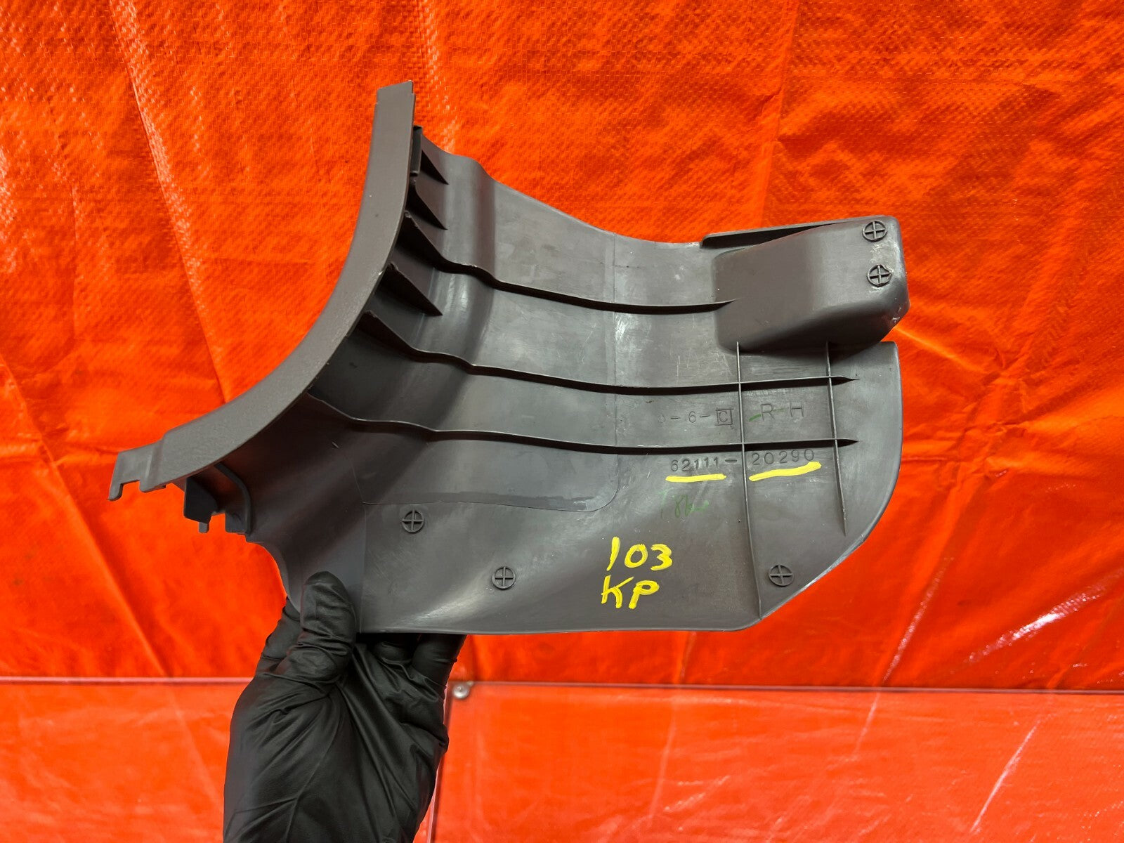00 05 TOYOTA CELICA   KICK PANEL   PASSENGER RIGHT SIDE   GRAY COLOR   OEM #1037