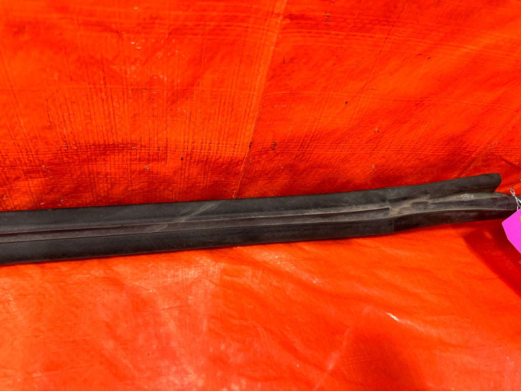 08 14 SUBARU IMPREZA WRX WAGON   DRIVER LEFT FRONT DOOR WEATHER STRIP GASKET 28312