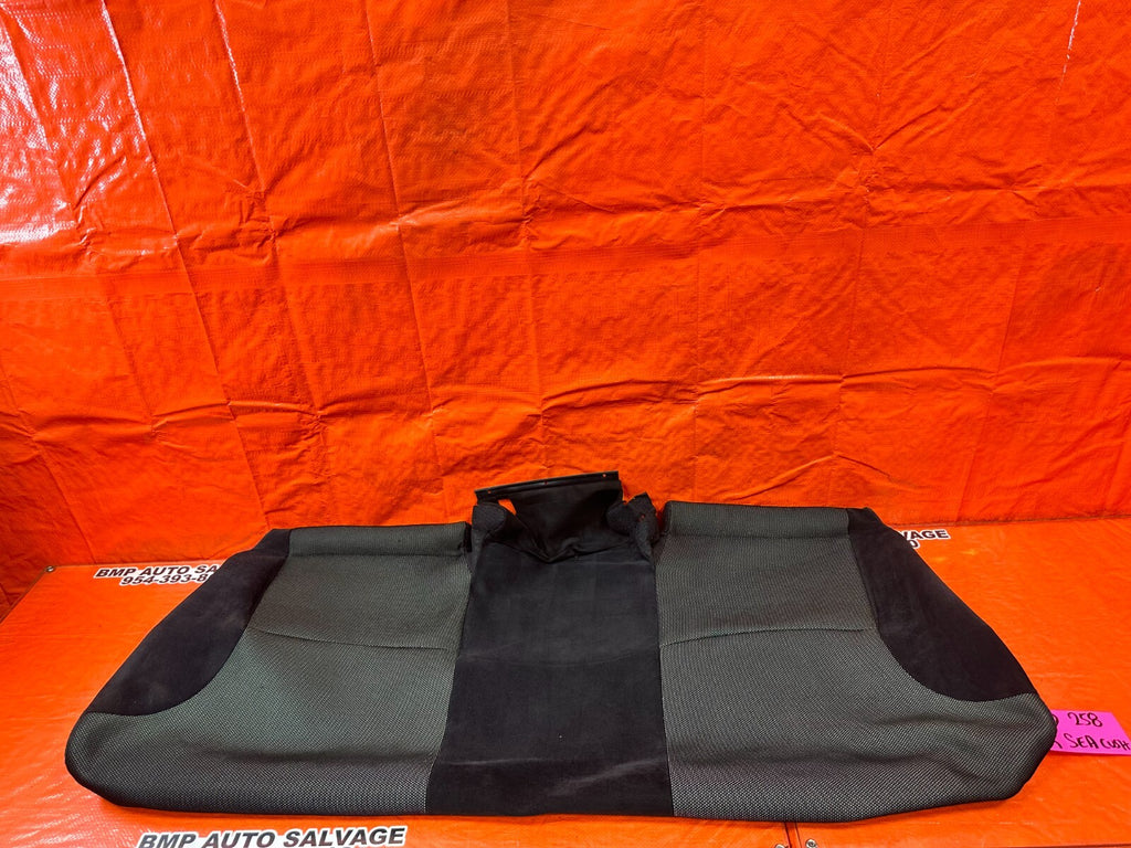 02 05 HONDA CIVIC SI EP3 PASSENGER REAR LOWER SEAT SKIN WRAP COVER OEM 2580