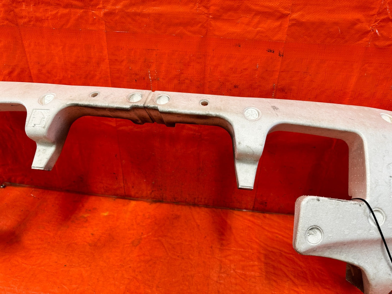 09 15 INFINITI G37 CONVERTIBLE   REAR BUMPER FOAM IMPACT ENERGY ABSORBER OEM 3102