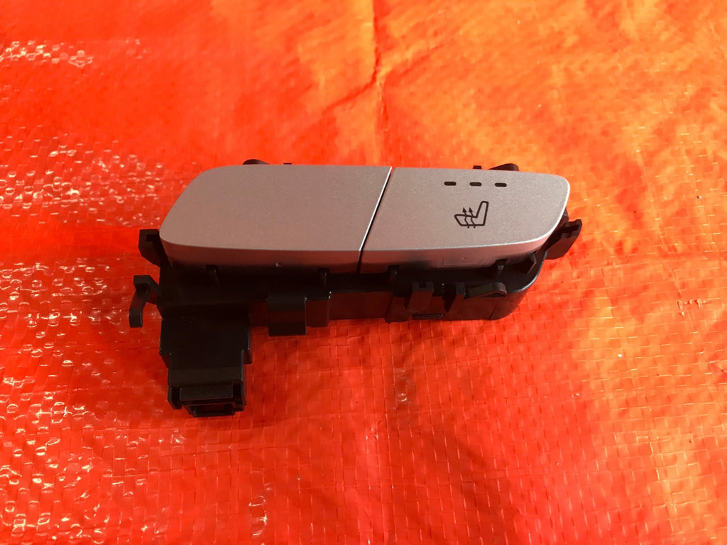 OEM 2015 15 MERCEDES BENZ C300 PASSENGER RIGHT FRONT SEAT WARMER SWITCH0
