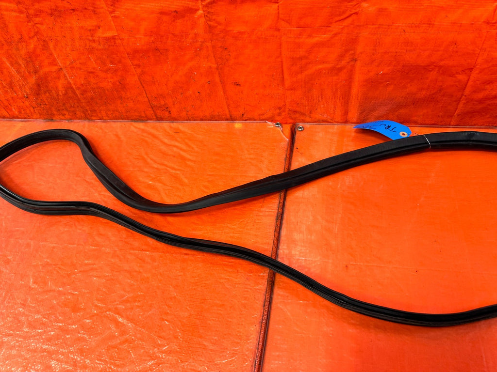 08 15 INFINITI G37 & Q60    2D COUPE   REAR TRUNK WEATHER STRIP GASKET SEAL OEM6