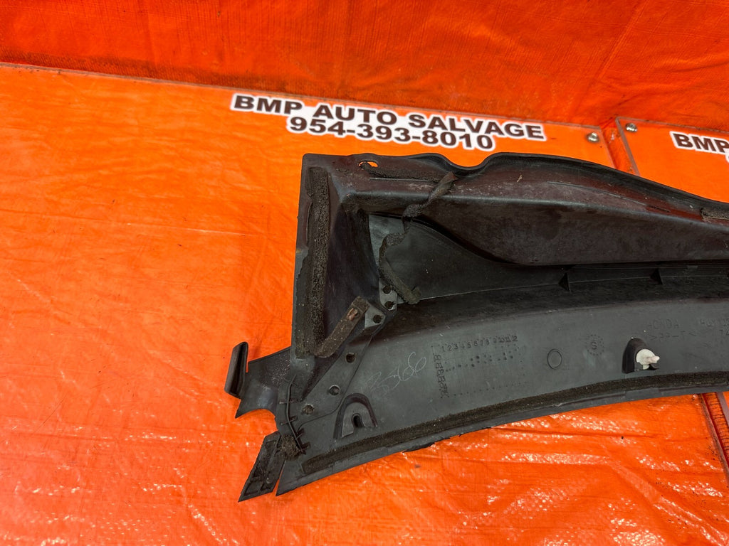 02 05 HONDA CIVIC SI EP3 HATCH   WIPER COWL TRIM   PASSENGER RIGHT SIDE OEM #25810