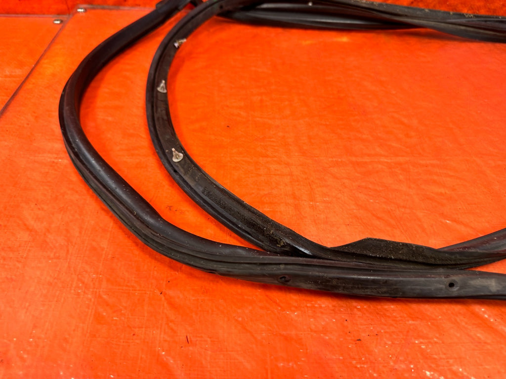 02 05 HONDA CIVIC SI EP3 HATCH LEFT DOOR WEATHER STRIP TRIM SEAL GASKET OEM 3065