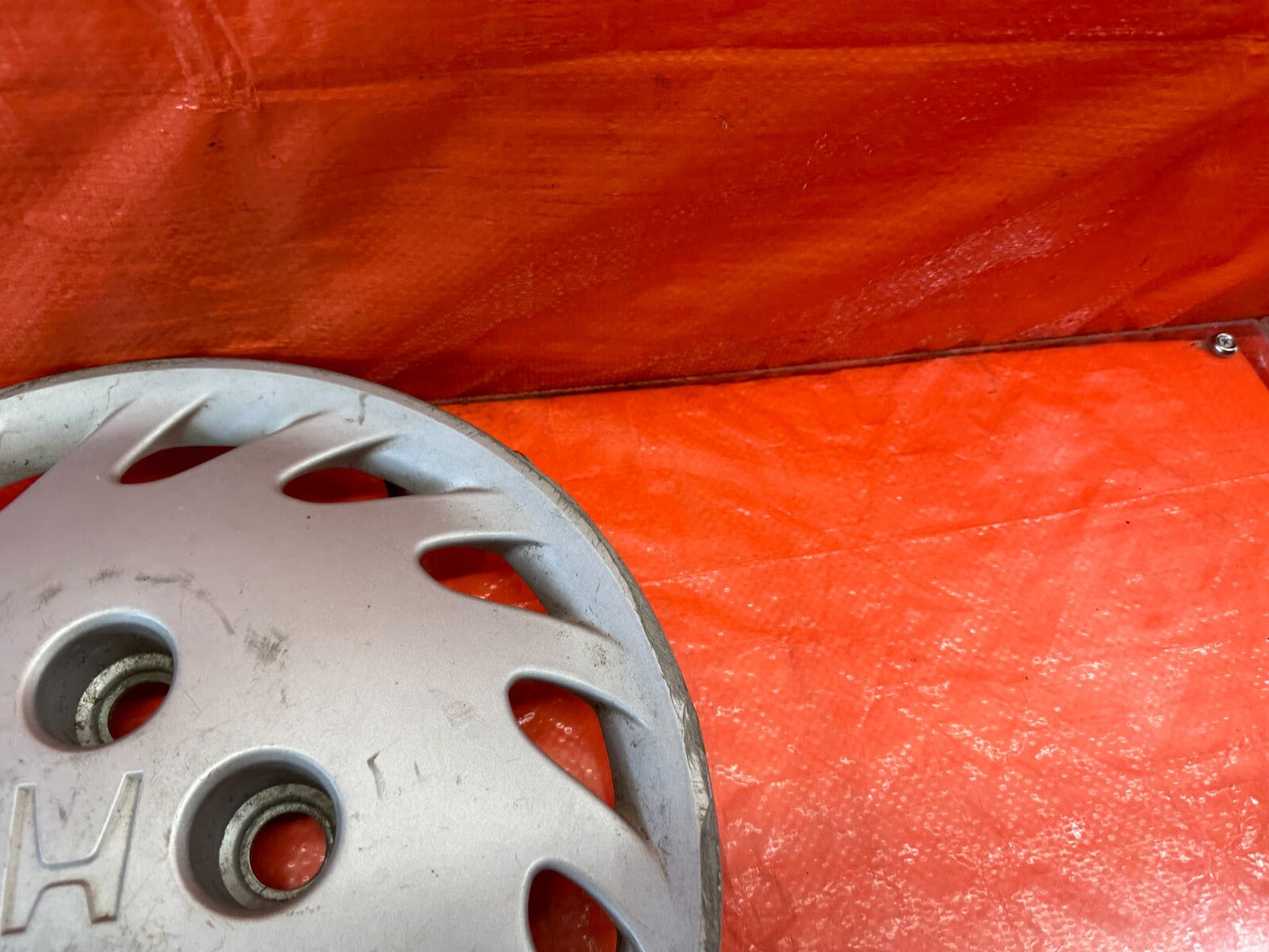 92 95 HONDA CIVIC   FACTORY WHEEL HUB CAP WHEEL PLASTIC COVER   OEM FACTORY OE 14
