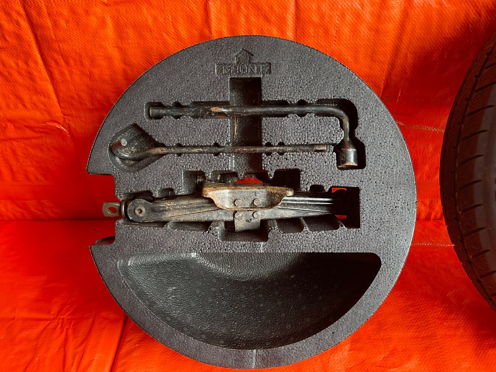 06 11 HONDA CIVIC SI SPARE TIRE W/ SPARE TIRE TOOL KIT & FOAM 100% COMPLETE OEM2