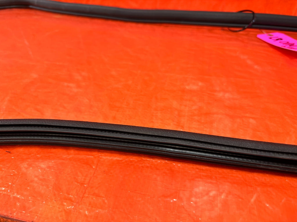 06 11 CIVIC 4D SEDAN   DRIVER LEFT REAR DOOR TO CHASSIS OPEN TRIM   OEM #27016