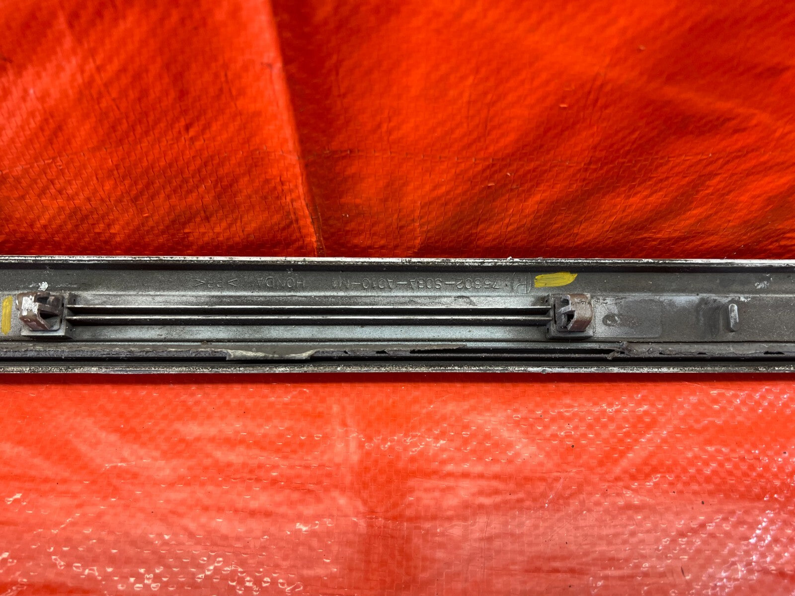 96 00 HONDA CIVIC COUPE & HATCH DOOR MOLDING IMPACT STRIP   RIGHT SIDE   OEM 12410