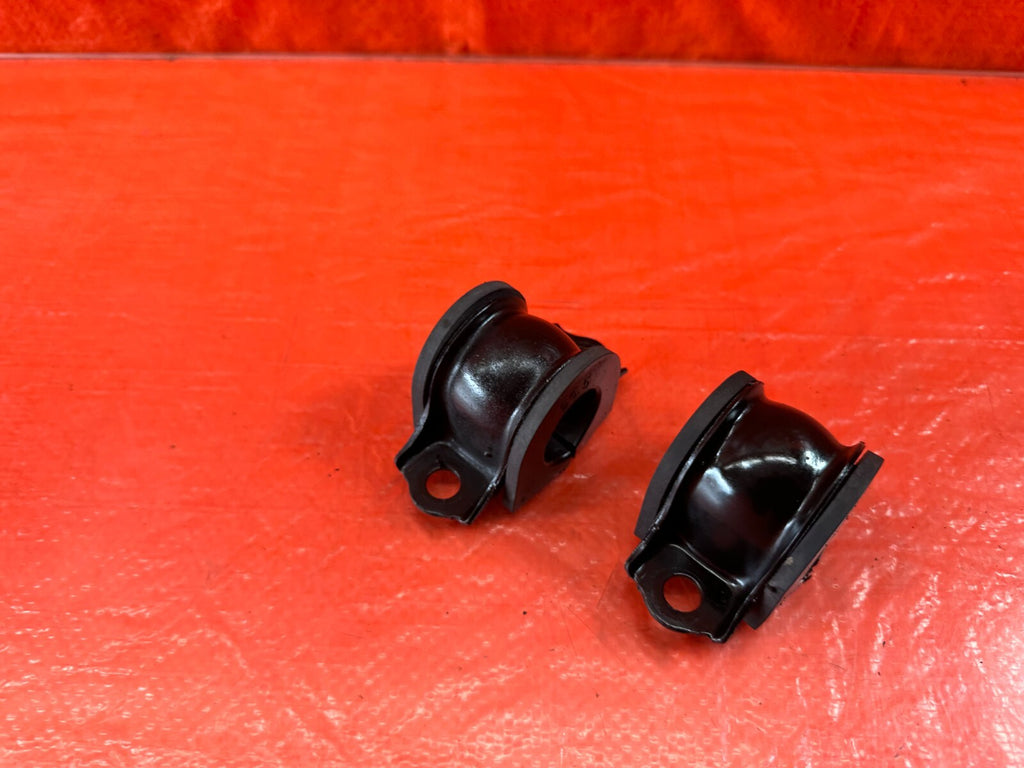 04 07 HONDA S2000   FRONT SWAY STABILIZER BAR BUSHINGS AND BRACKETS   OEM #19710