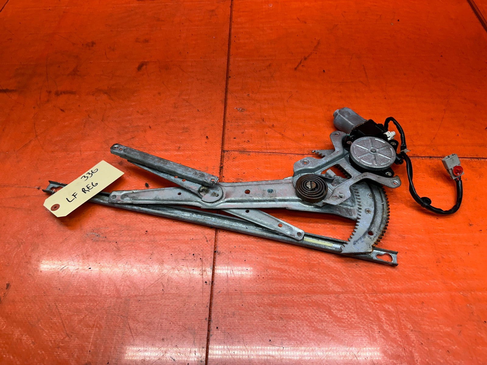 97 01 HONDA PRELUDE 2.2L DRIVER LEFT DOOR WINDOW REGULATOR WITH MOTOR #33613