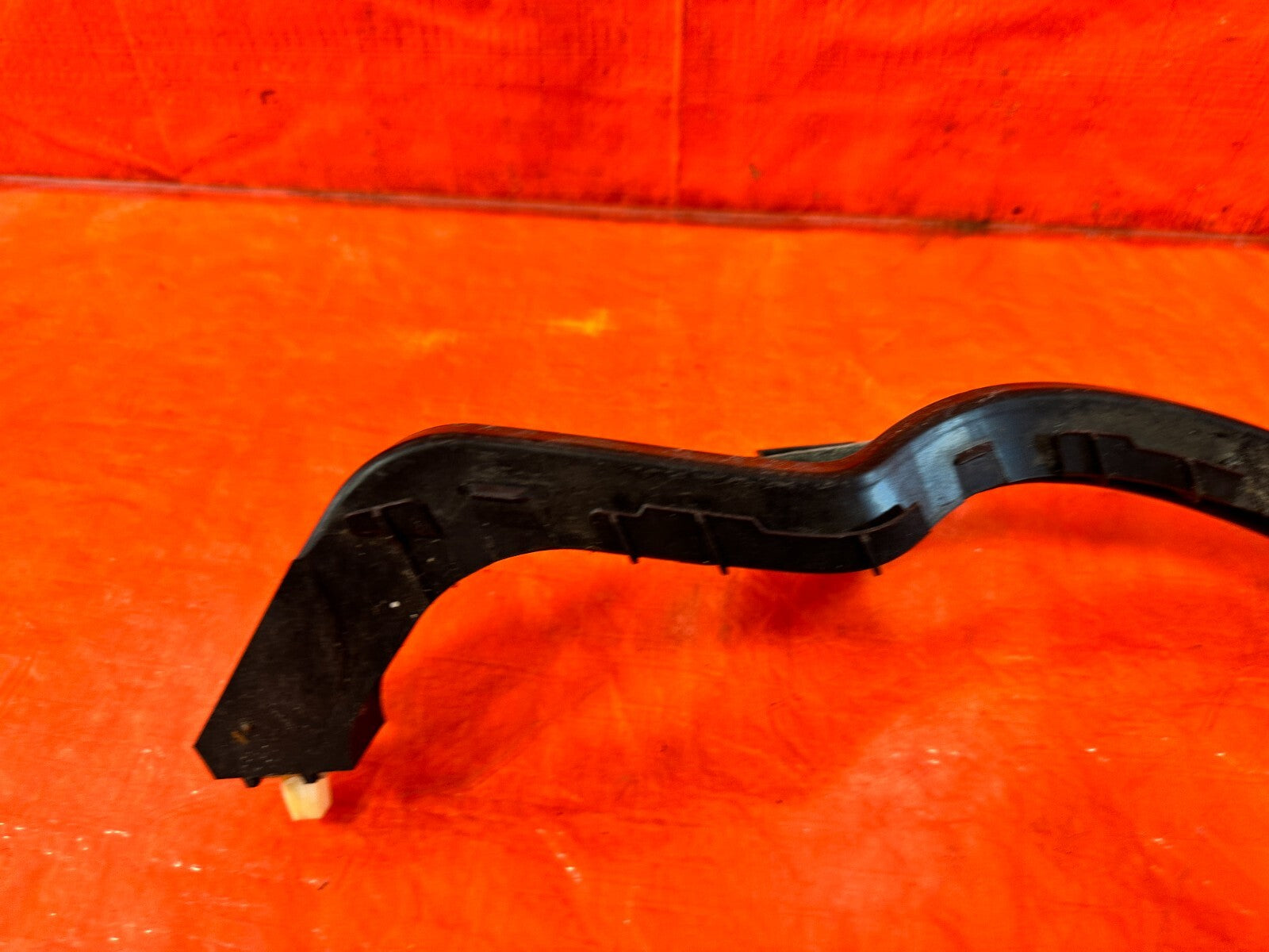 13 16 SCION FRS   HEADLIGHT HEADLAMP BRACKET   DRIVER LEFT   OEM #2932