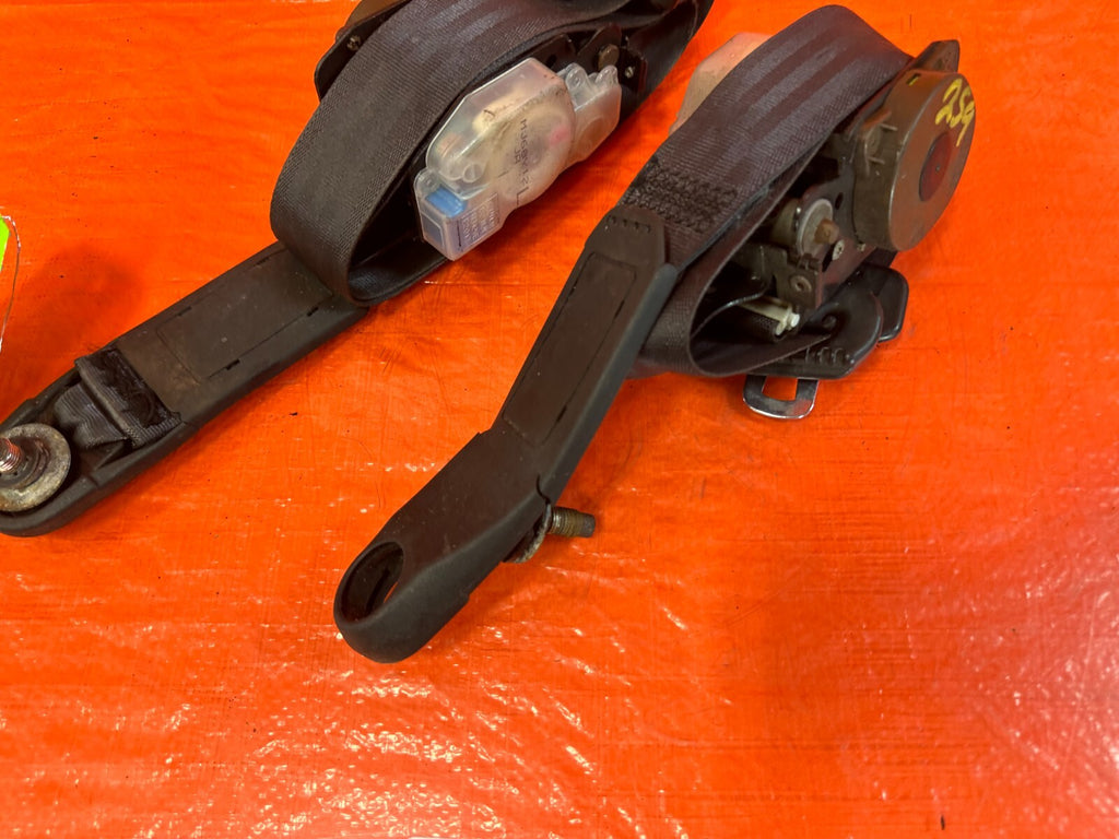97 01 HONDA PRELUDE   LEFT & RIGHT FRONT SEAT BELTS   OEM FACTORY #2595