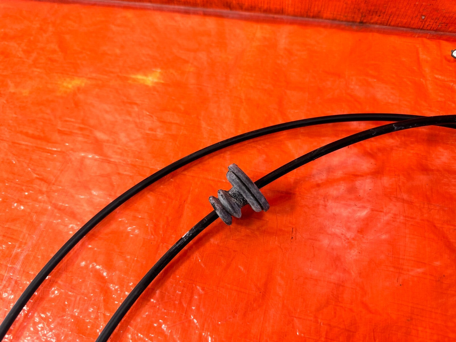 08 15 INFINITI G37 COUPE & CONVERTIBLE   HOOD RELEASE WIRE CABLE   OEM 2784