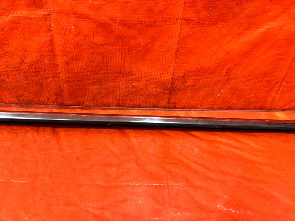 96 00 HONDA CIVIC SEDAN 4D PASSENGER RIGHT REAR GLASS TRIM DRIP RETAINER OEM 2973