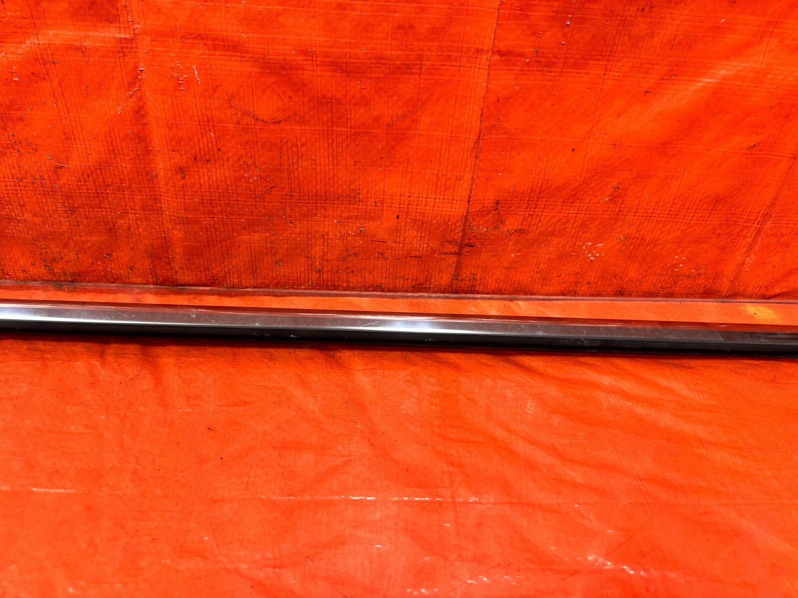 96 00 HONDA CIVIC SEDAN 4D PASSENGER RIGHT REAR GLASS TRIM DRIP RETAINER OEM 2973