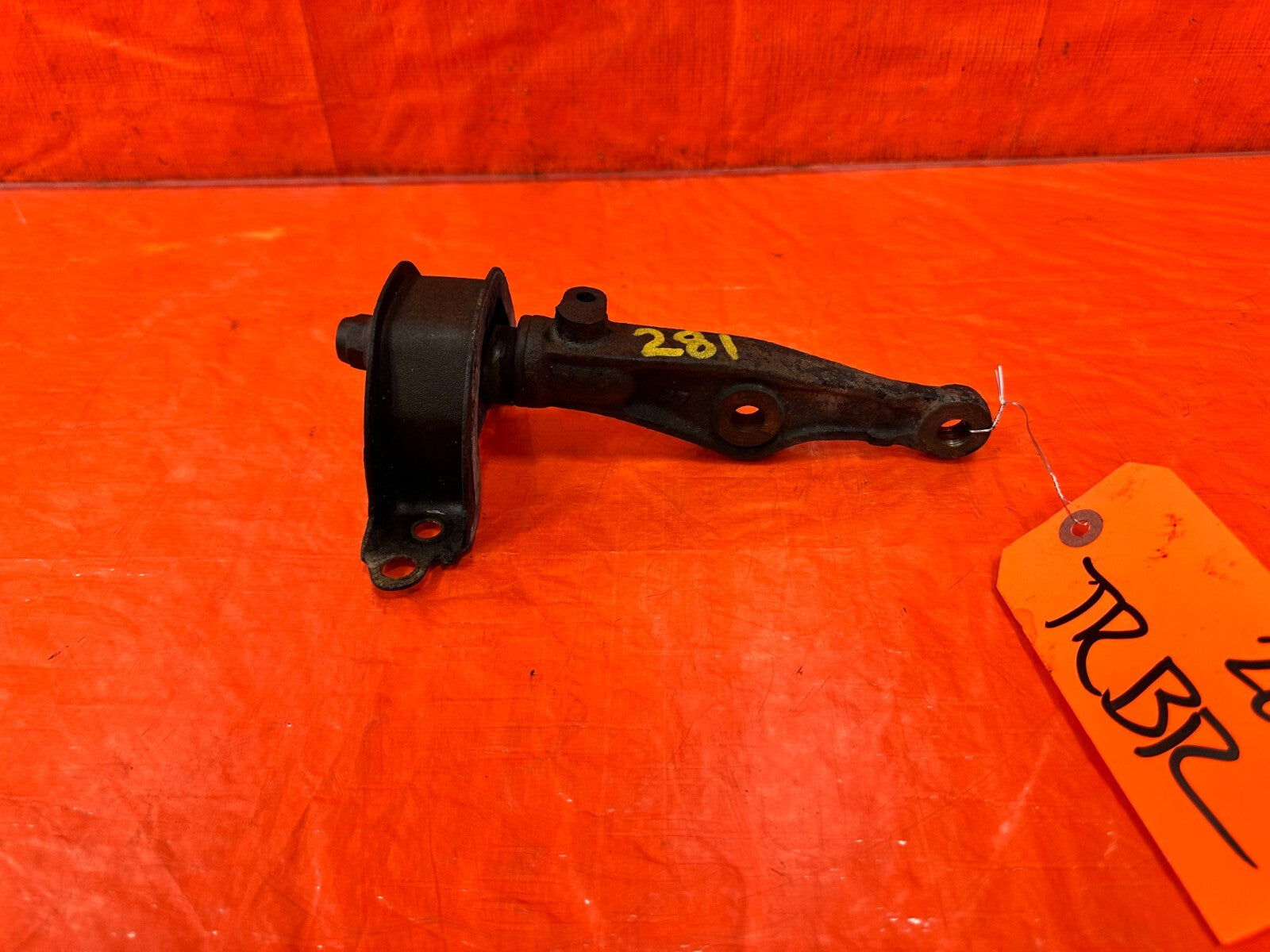 96 01 ACURA INTEGRA   AUTOMATIC LOWER TRANSMISSION TORQUE MOUNT BRACKET OEM #2812