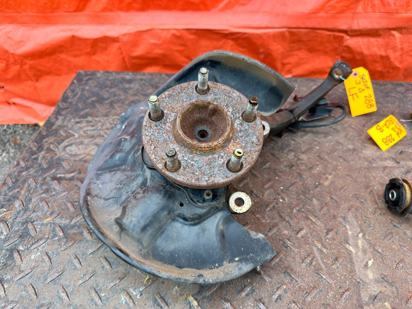 02 10 LEXUS SC430   DRIVER LEFT FRONT SPINDLE KNUCKLE HUB W/ ARMS OEM #28810